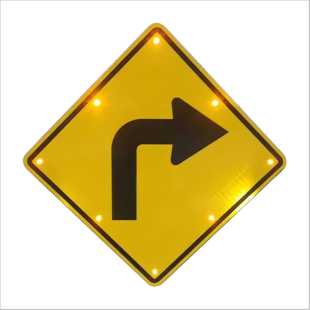 Panneaux de signalisation en aluminium men&eacute;s par route